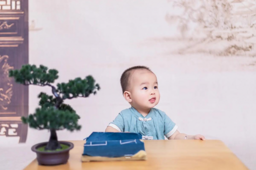 福建五个月宝宝可以站吗 福建五个月宝宝可以站吗